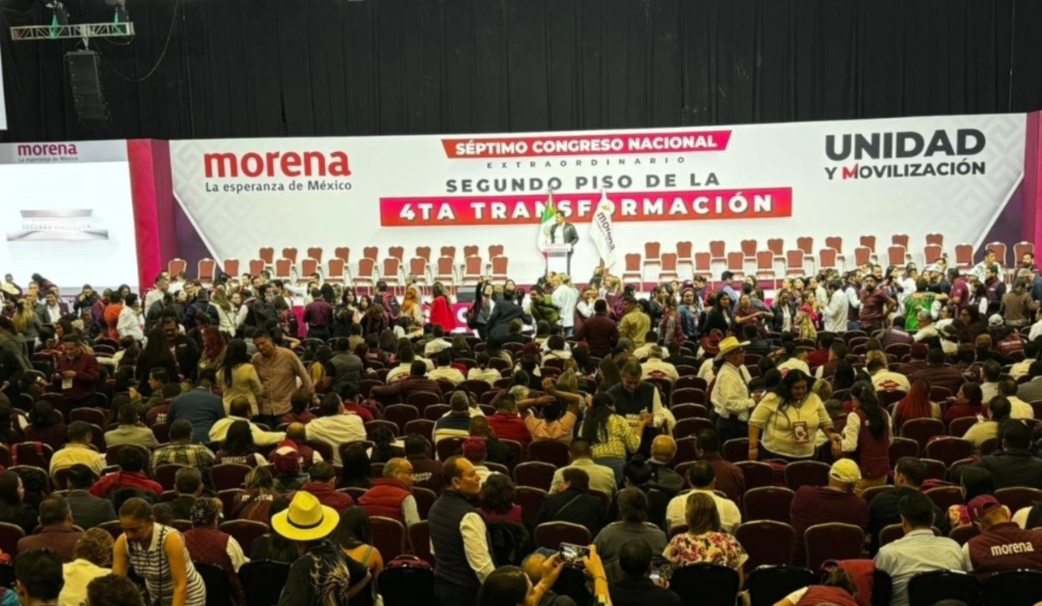 Llegan gobernadores de Morena al Congreso Nacional para renovar dirigencia